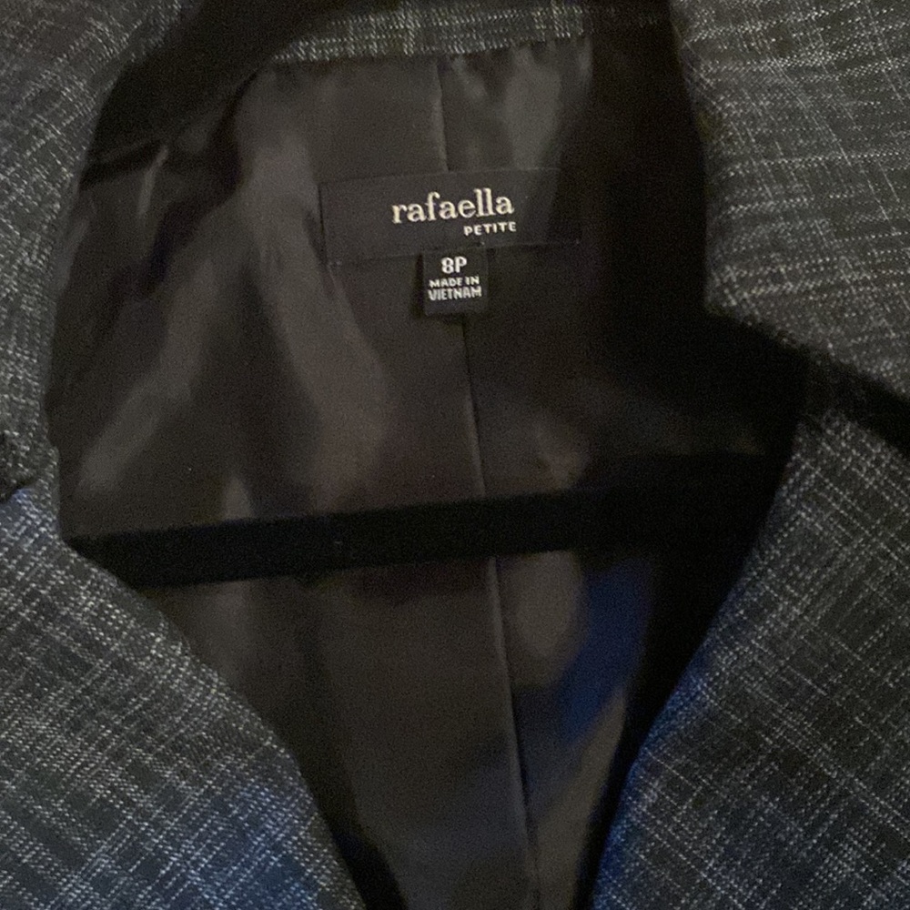 Rafaella - Picture 2 of 3